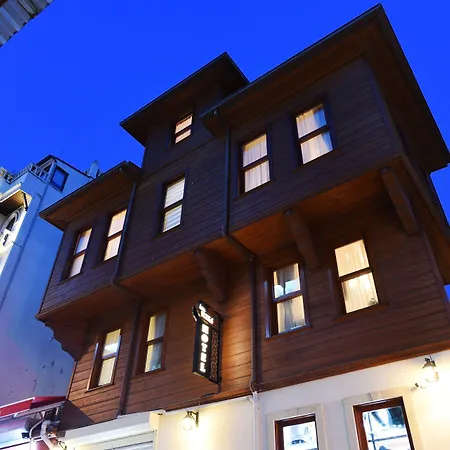 Otel Elyka 3*
