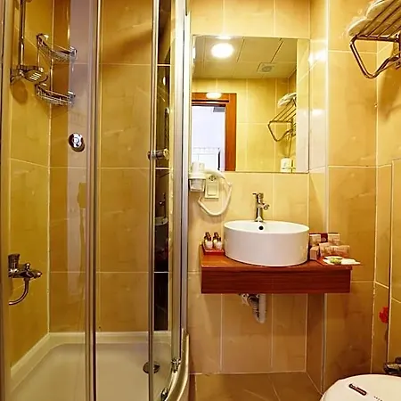 Elyka Hotel